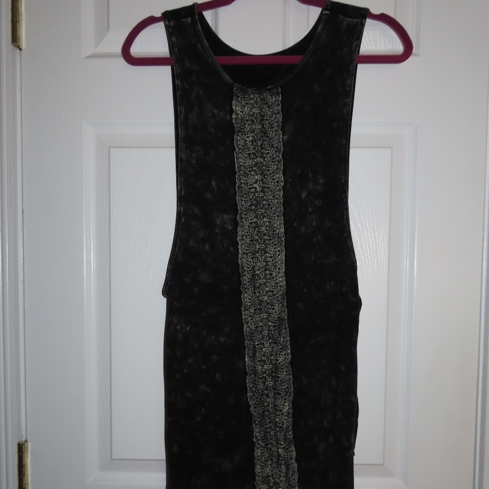 Mineral Wash Muscle Tee